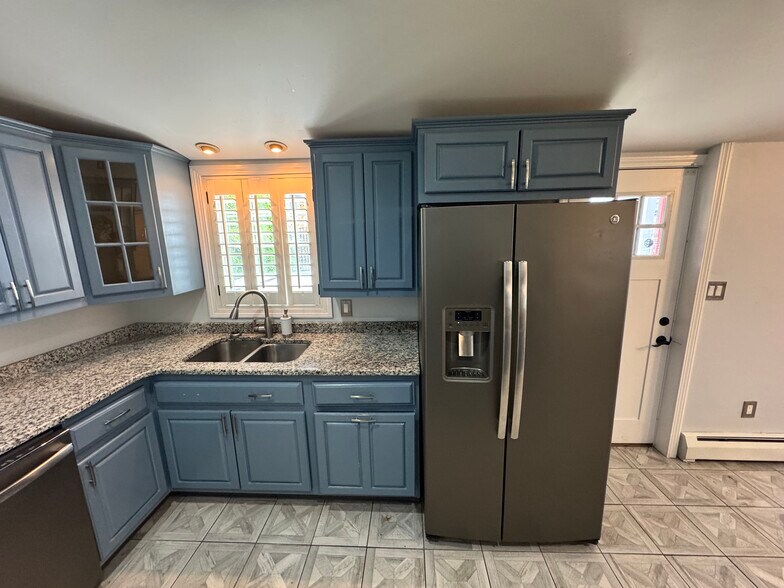 Building Photo - 5 Pearl St