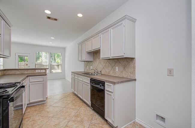 Building Photo - 743 Hallsleigh Ln