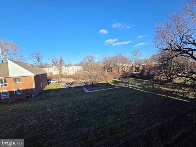 Building Photo - 809 Red Lion Rd