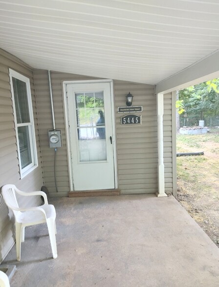 Front Porch/Patio - 5445 N George Street Ext