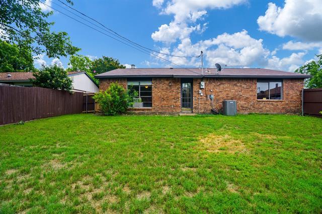 Building Photo - 122 W Way Dr