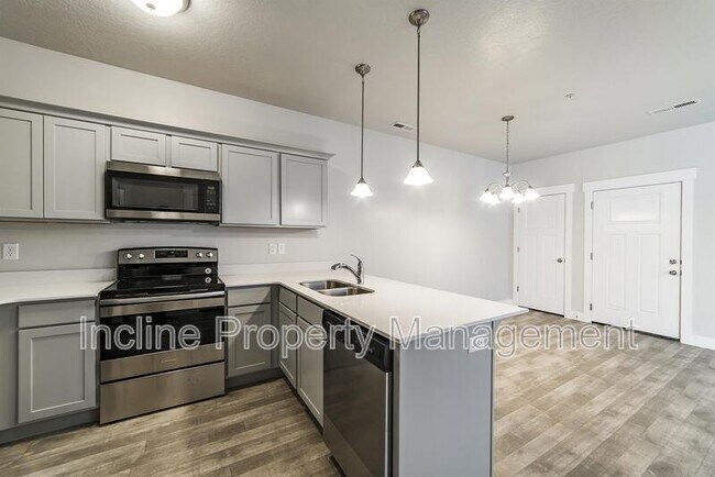 Building Photo - 619 N Emery Ln