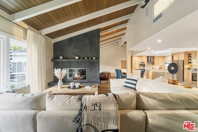 Building Photo - 4731 Deseret Dr