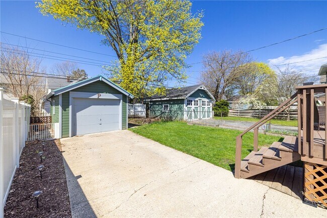 Building Photo - 109 Bedford St