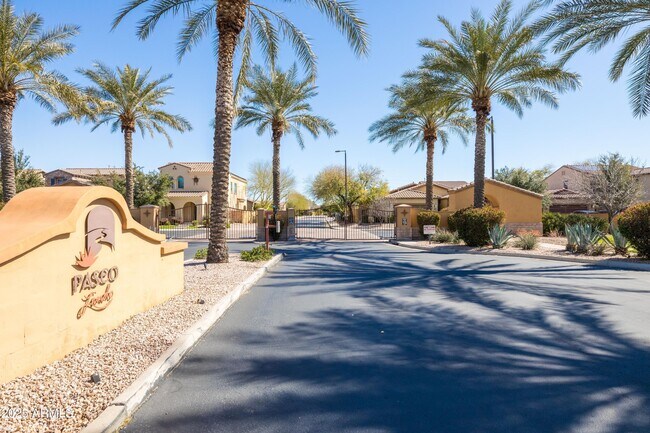 Building Photo - 3664 S Jasmine Dr