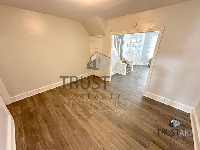 Building Photo - 217 Sulis St