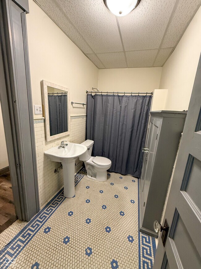 Building Photo - 640 E Seminary St