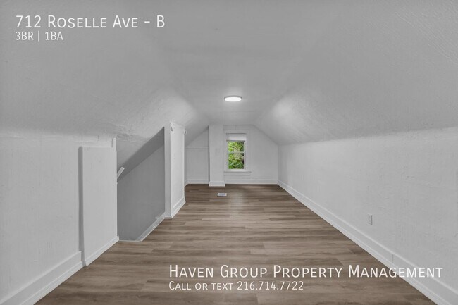 Building Photo - 712 Roselle Ave