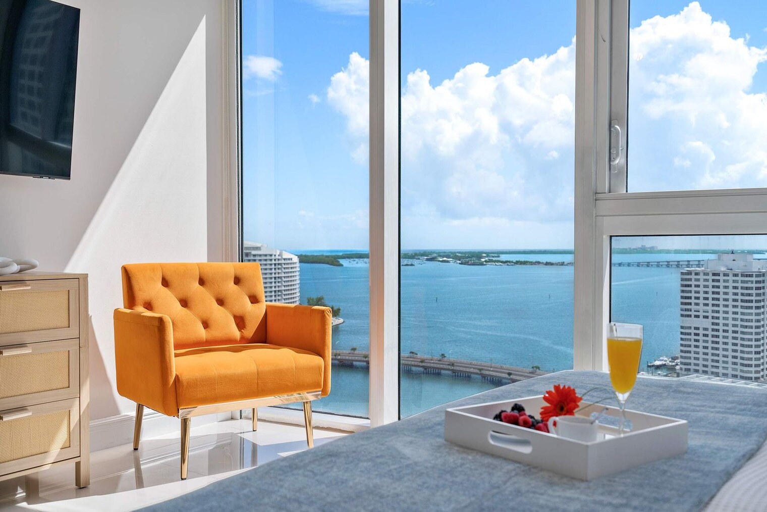 Building Photo - 485 Brickell Ave