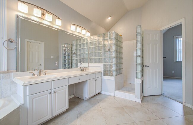 Building Photo - 3430 Rolling Terrace Dr