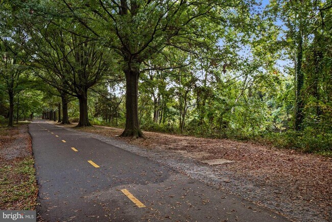 Building Photo - 200 N Pickett St