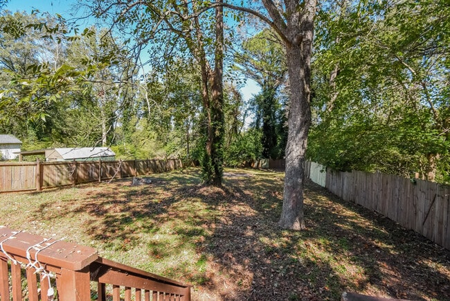 Building Photo - Fantastic 4bd/2ba home! Let yourself in!