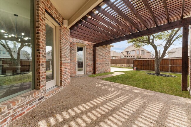 Building Photo - 1020 Damsel Caroline Dr