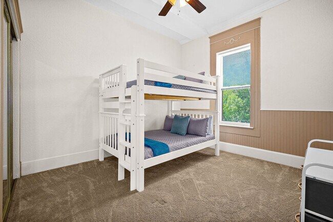 Building Photo - 92 Washington St