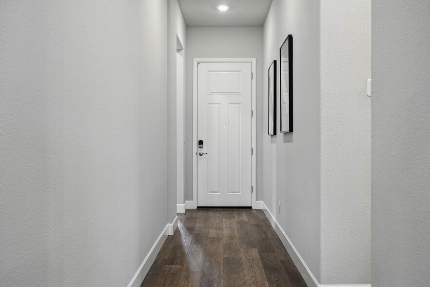 Building Photo - 5049 Cardero Way