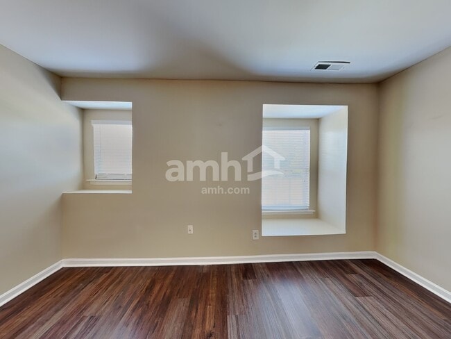 Building Photo - 238 Larktree Ln