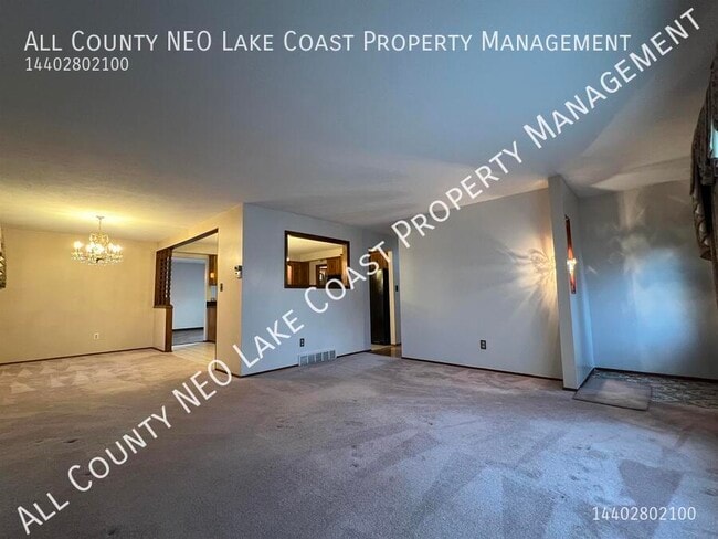 Building Photo - 9953 Shady Ln