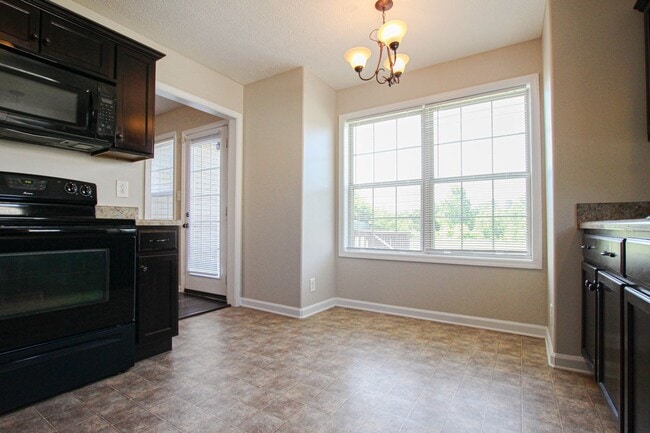 Building Photo - Three Bedroom in Autumn Creek!