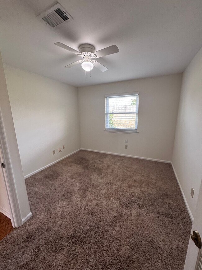 Building Photo - 1115 Briar Creek Rd
