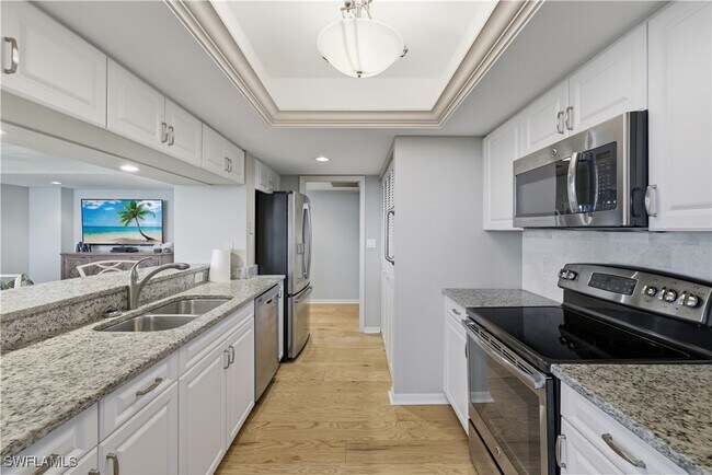 Building Photo - 6361 Pelican Bay Blvd