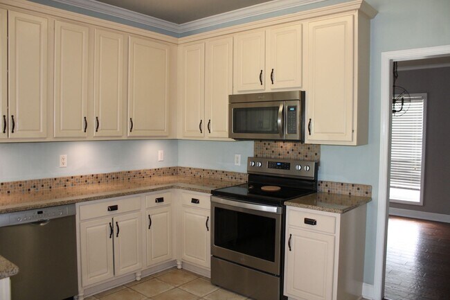 Building Photo - Home for rent in Prattville