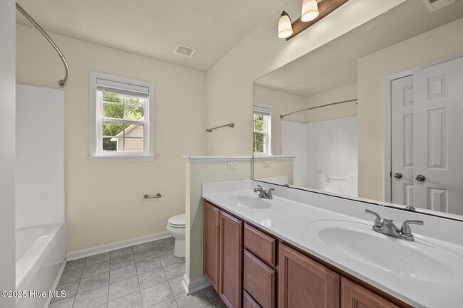 Building Photo - 1004 Summerfield Ct