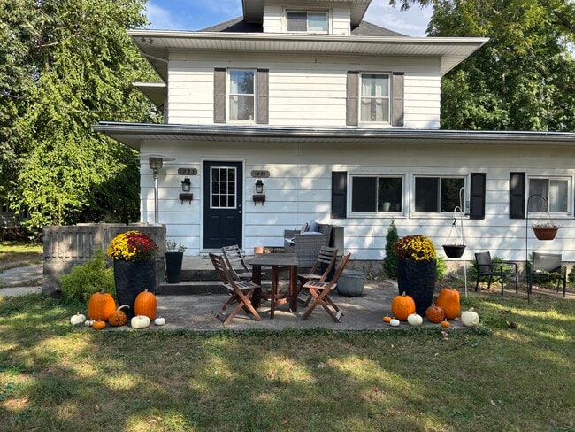 Building Photo - 1231 46th St