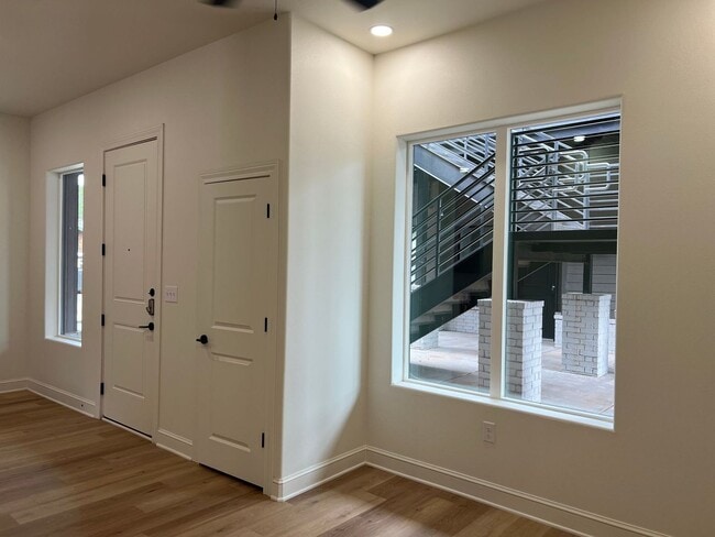 Building Photo - The Court At Overton