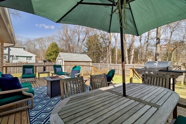 Building Photo - 6 Lincoln Ave