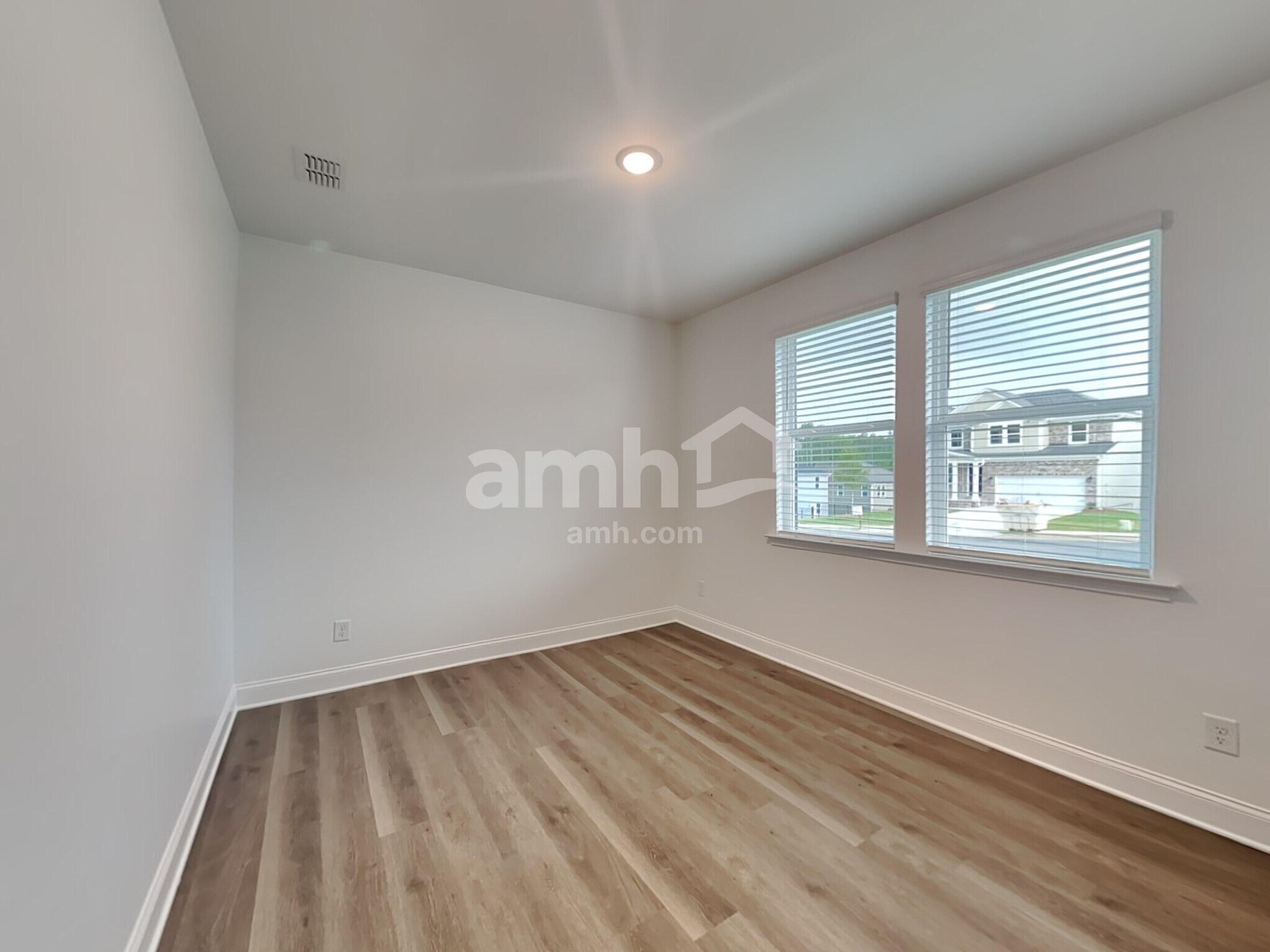 Building Photo - 1605 Soapstone Rd