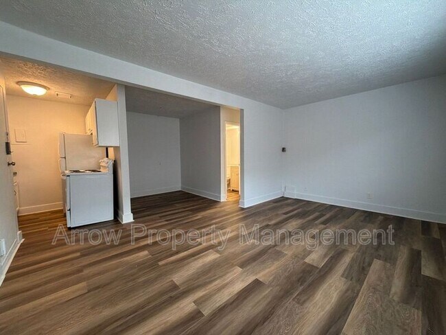 Building Photo - 1215 E Street-4