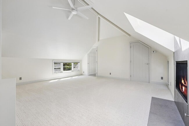 Building Photo - Beautifully Appointed Atherton Estate with...