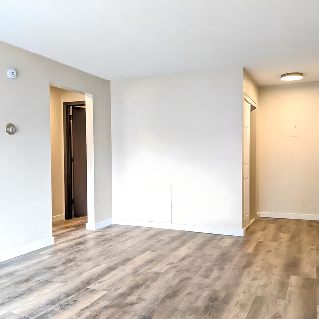 Interior Photo - Magnolia