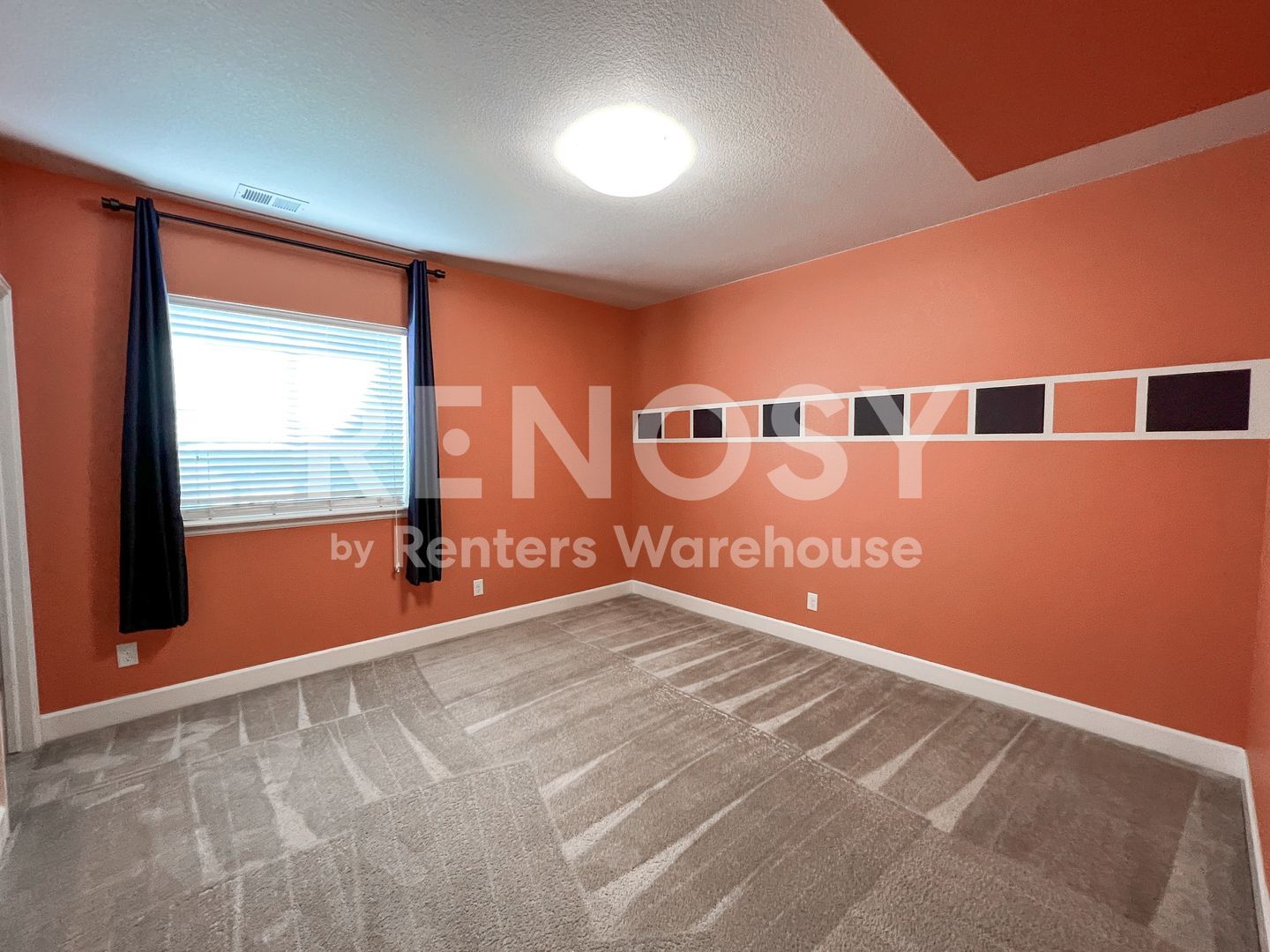 Building Photo - 25104 E Pinewood Pl