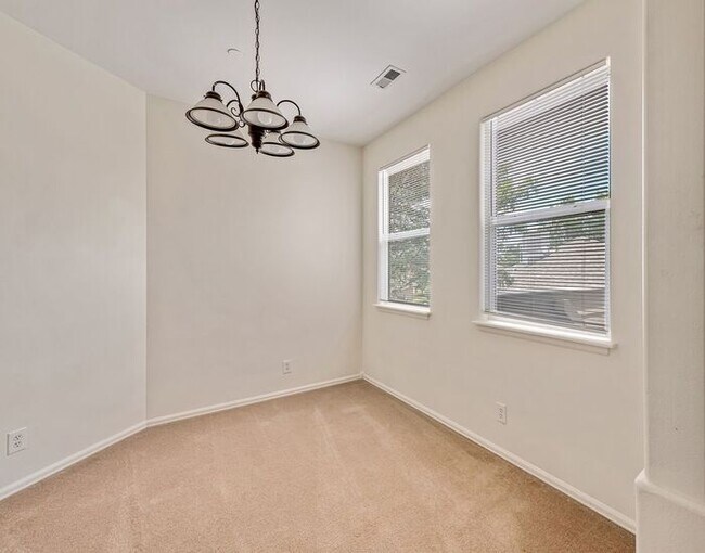 Building Photo - Modern 3-Bedroom North-End Condo Near Canyon View Park & Mesa Mall