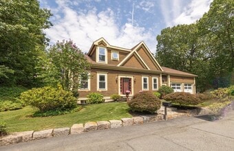 Building Photo - 9 Washington Ave