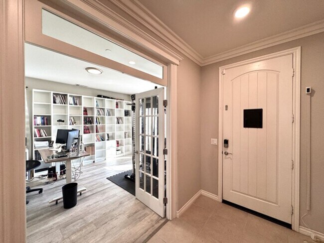 Building Photo - Stunning 5 Bedroom + Office Home with Priv...
