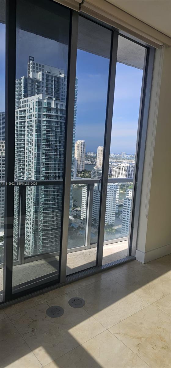 Building Photo - 1060 Brickell Ave