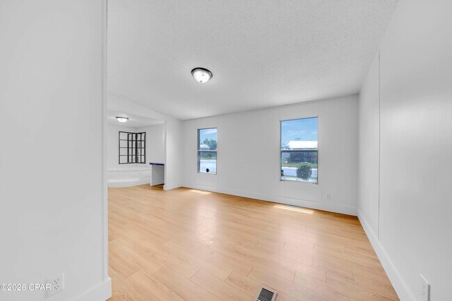 Building Photo - 154 Big Oak Ln