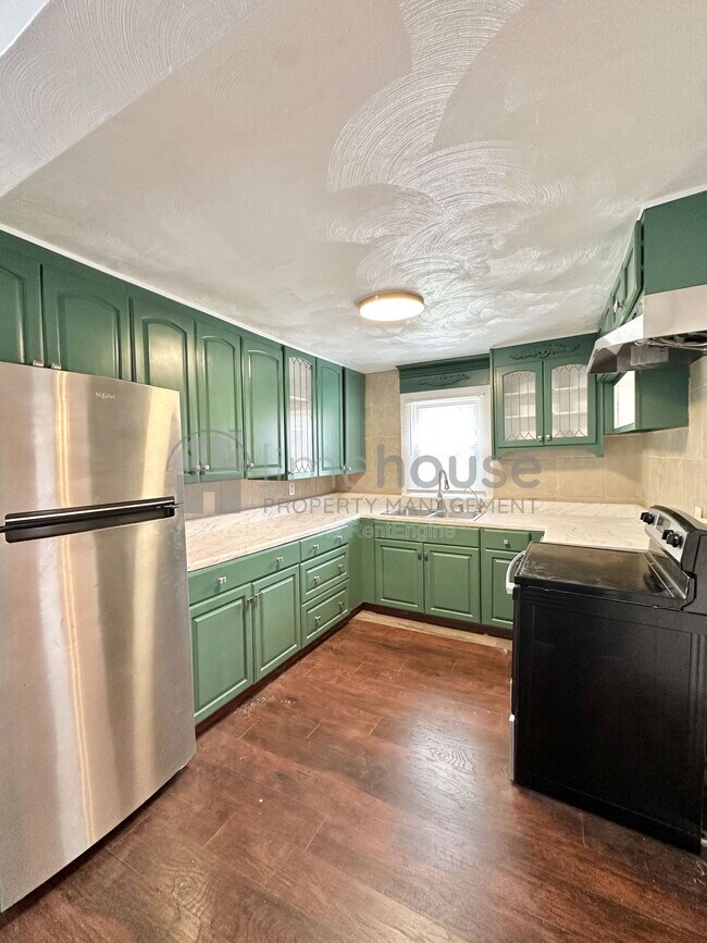 Building Photo - 3428 Thomas St