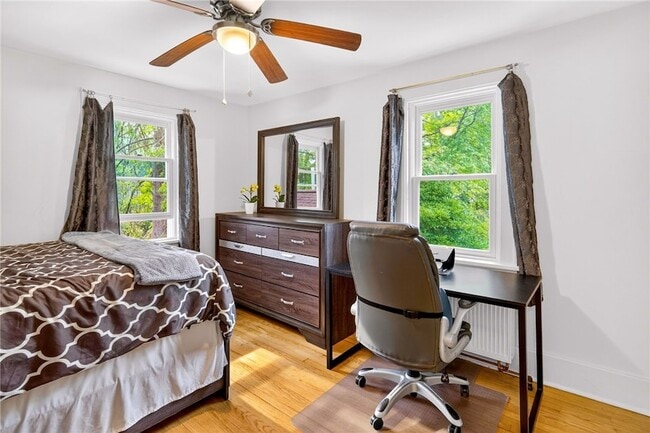 Building Photo - 204 Roat St