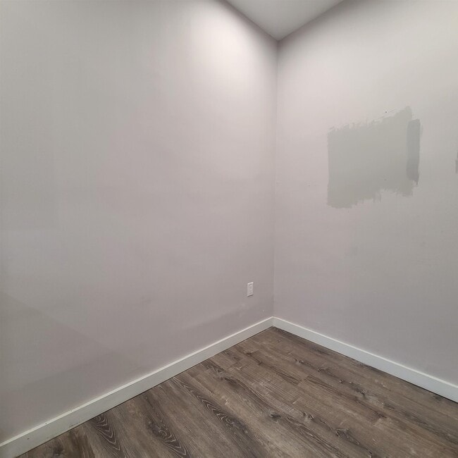 Building Photo - 39 74th St