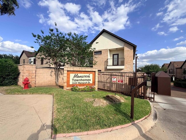 Building Photo - 2445 Monarch Dr