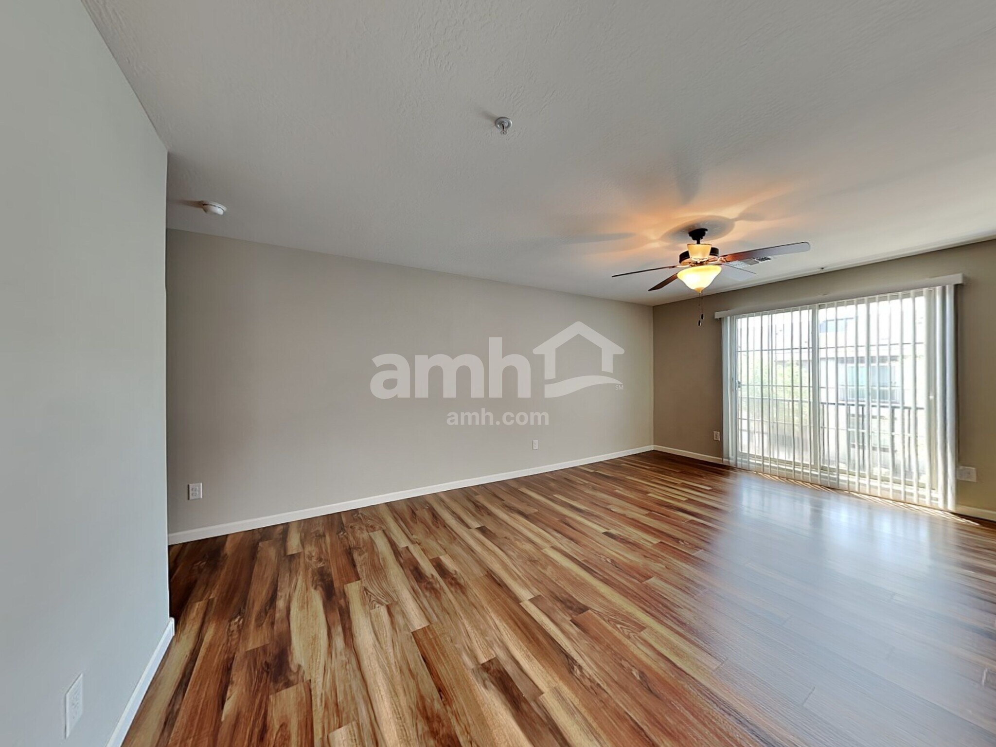 Building Photo - 20690 W Stone Hill Rd