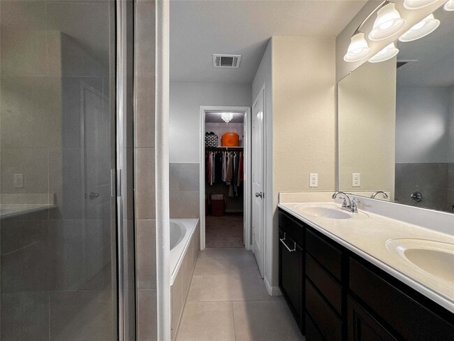 Building Photo - 2 Eagle Lake Ct