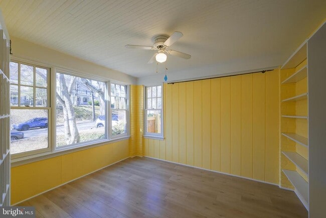 Building Photo - 5717 Chevy Chase Pkwy NW