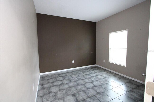 Building Photo - 2380 Sanderling St