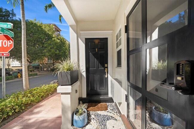 Primary Photo - 739 2nd St