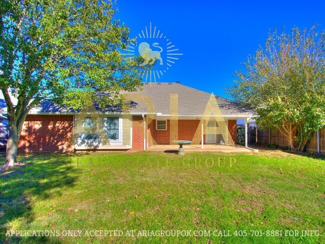 Building Photo - GORGEOUS 3 Bed/2 Bath Home in West Norman'...