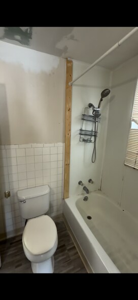 Building Photo - 449 Willett St